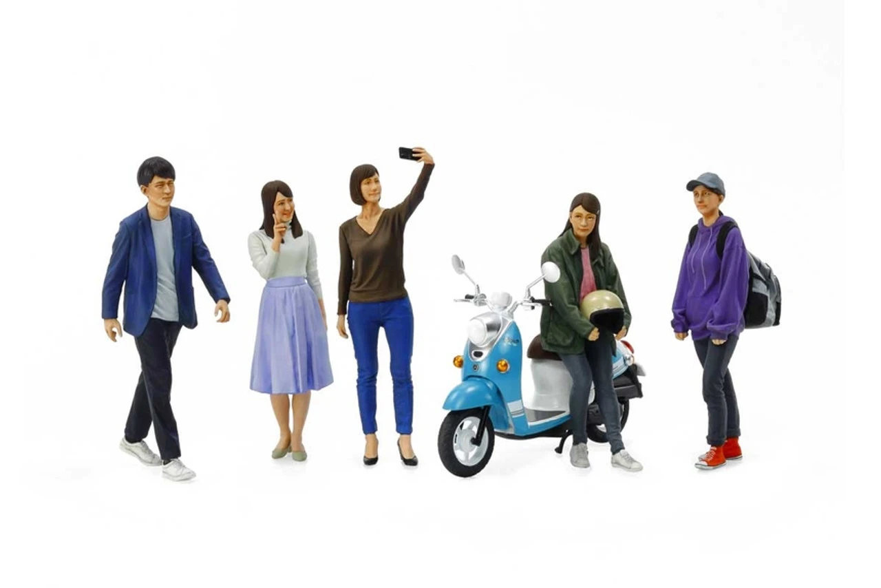 Tamiya 24356 1/24 Campus Friends Set II 5 New Modern Age Contemporary Figures 11 Tamiya 24356 1/24 Campus Friends Set II 5 New Modern Age Contemporary Figures - Image 9