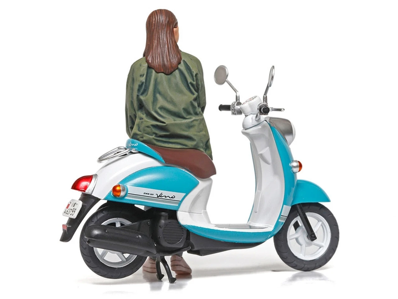 Tamiya 24356 1/24 Campus Friends Set II 5 New Modern Age Contemporary Figures 8 Tamiya 24356 1/24 Campus Friends Set II 5 New Modern Age Contemporary Figures - Image 6