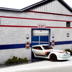 BK 6458 1:64 Scale "Lou's Auto Shop" Photo Real Scale Building Kit -Hobby Boss shop Rear Garage Door w Car 15644.1680289900