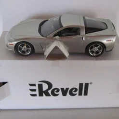 Revell Monogram 850965 1:25 06 VETTE COUPE SLVR
